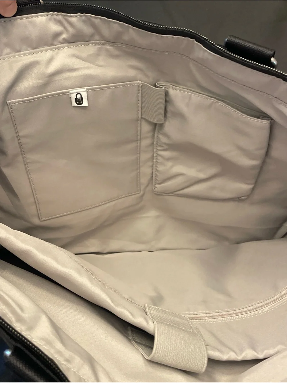 Baggallini Black Nylon Messenger Bag with Front Pockets